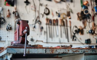 Jak zbudować komórkę na narzędzia ogrodowe?